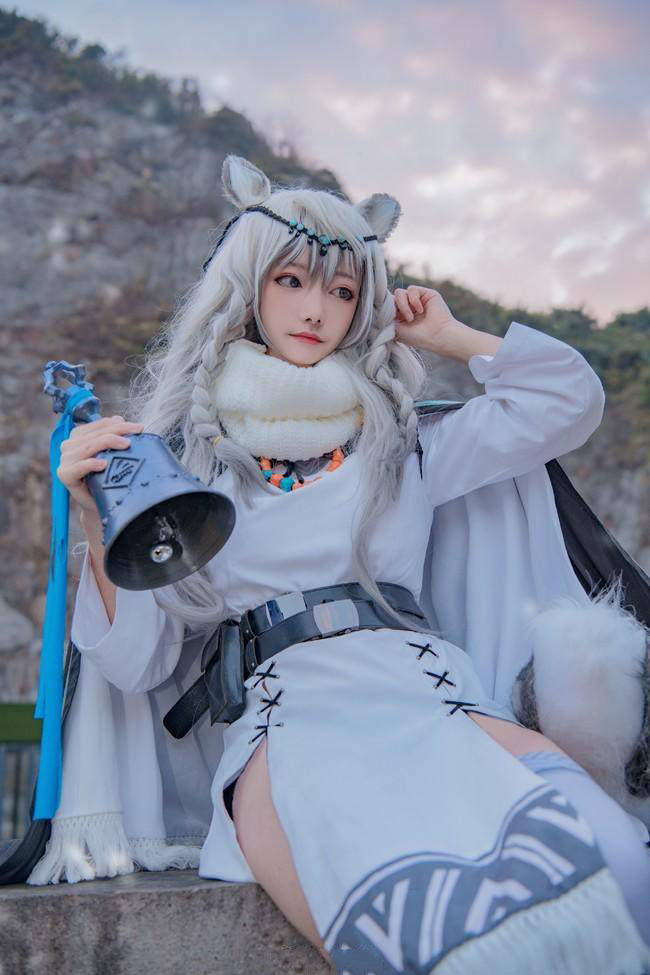 明日方舟 初雪cosplay 绝对领域(图2)