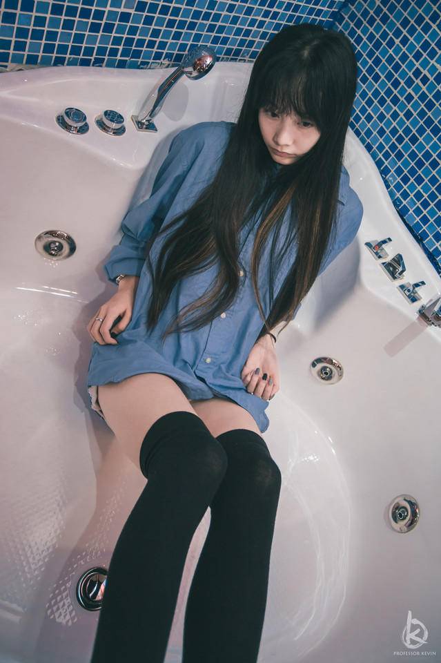 浴缸女孩(图1)