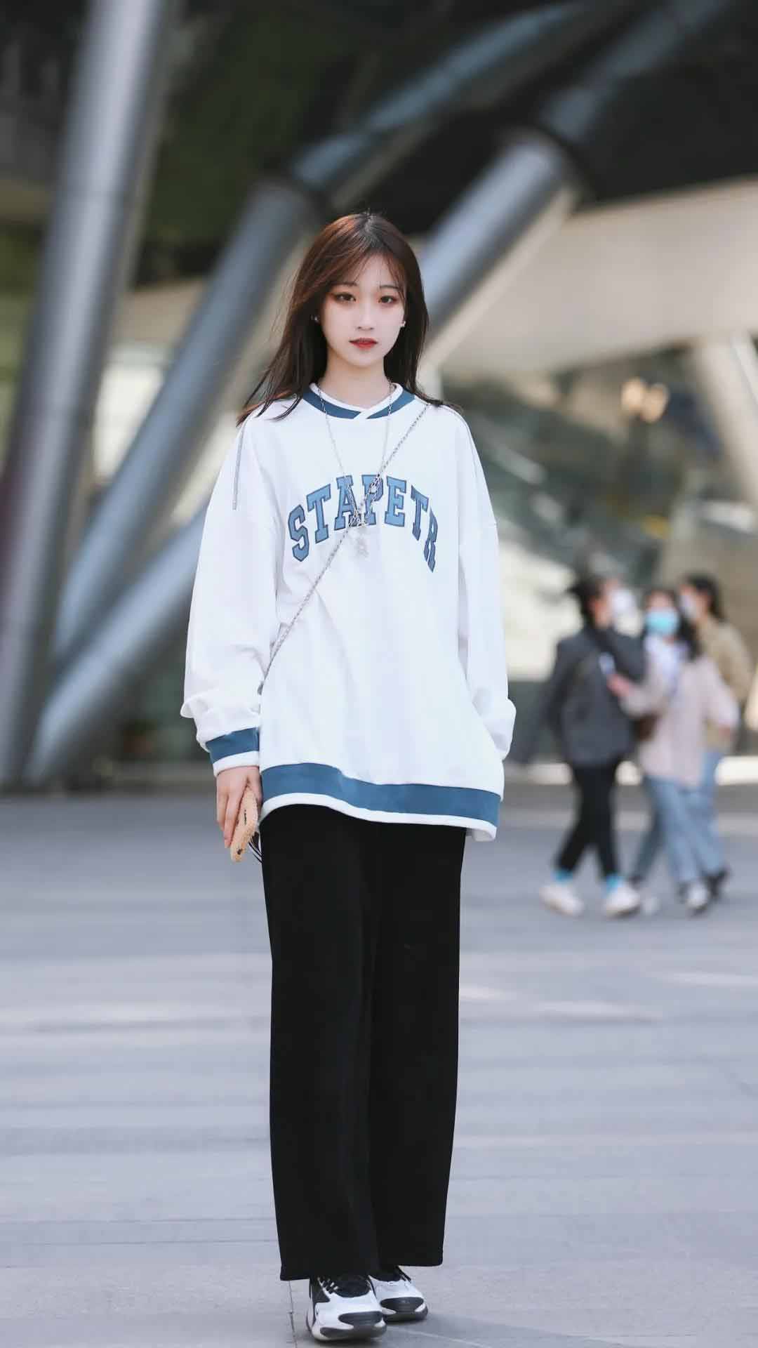 街拍|穿什么才能不辜负这几天最舒服的天气(图4)