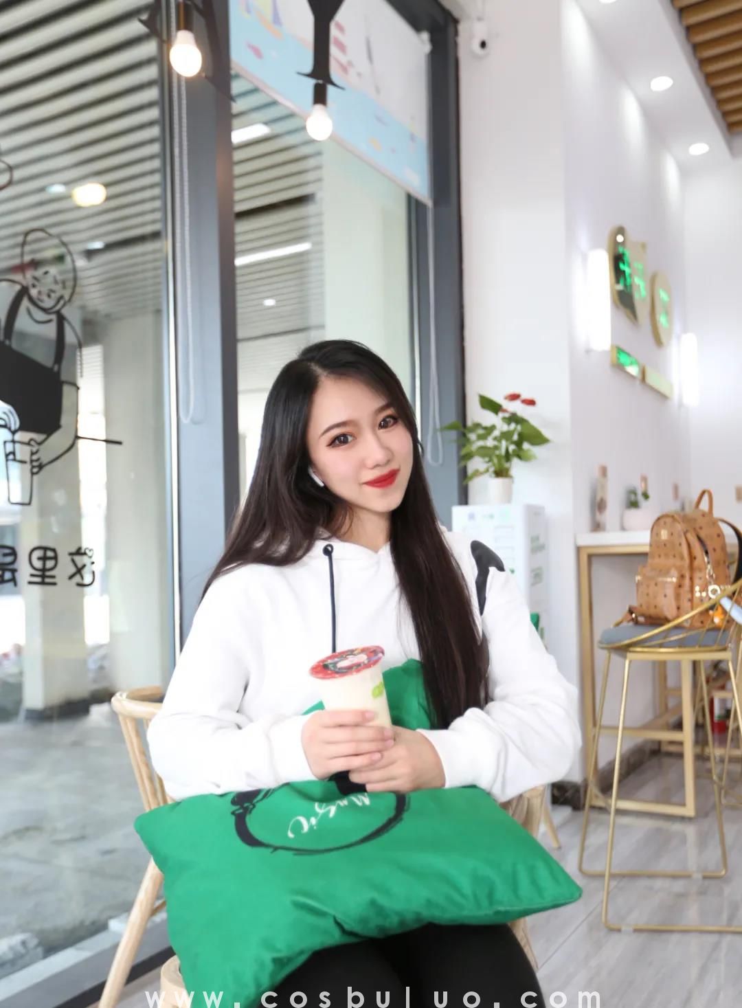街拍丨温热的奶茶才是冬日的出街标配 温暖抚慰我们的心和胃(福利)(图10)