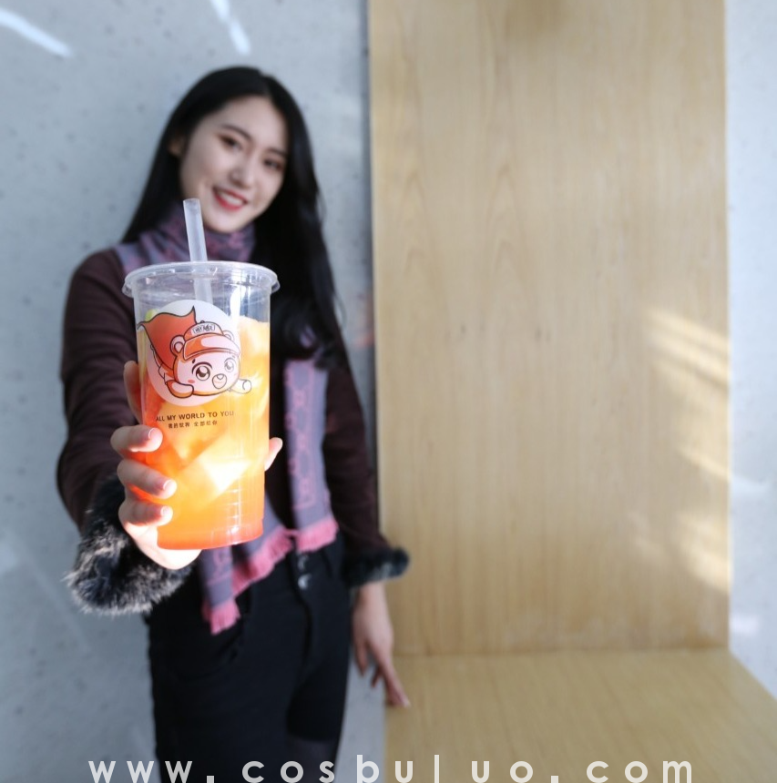 街拍丨温热的奶茶才是冬日的出街标配 温暖抚慰我们的心和胃(福利)(图12)