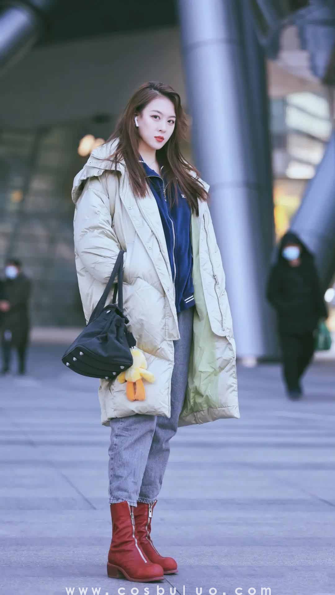 街拍|羽绒服和毛绒外套随意切换 这样的一周有点意思(图6)