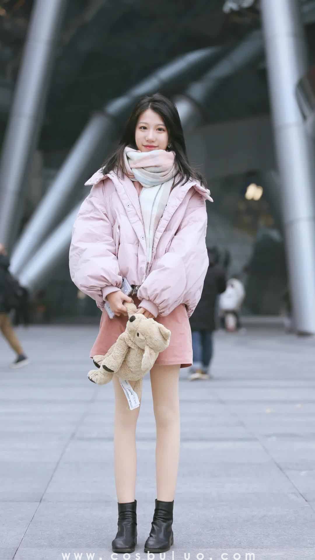 街拍|冷到想裹被子出门 试试这样穿吧(图1)