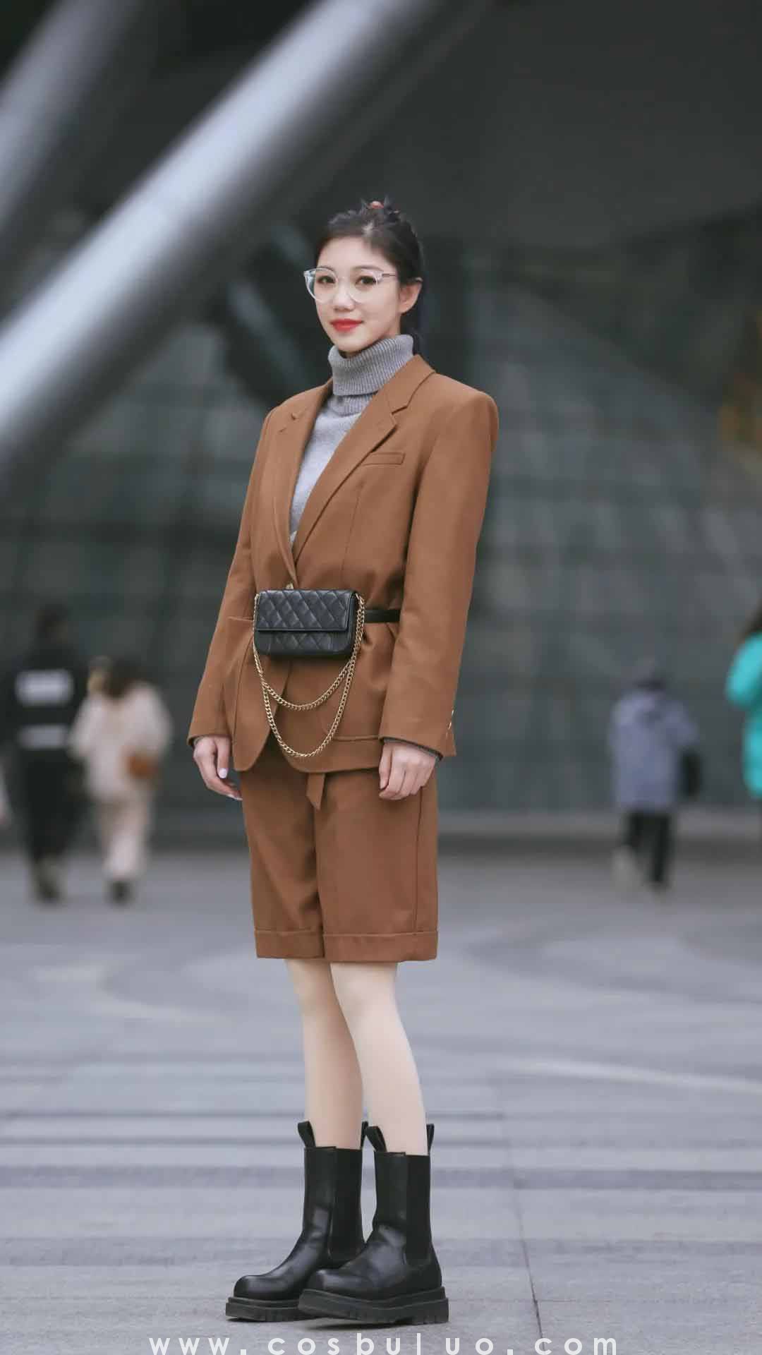 街拍|冷到想裹被子出门 试试这样穿吧(图2)