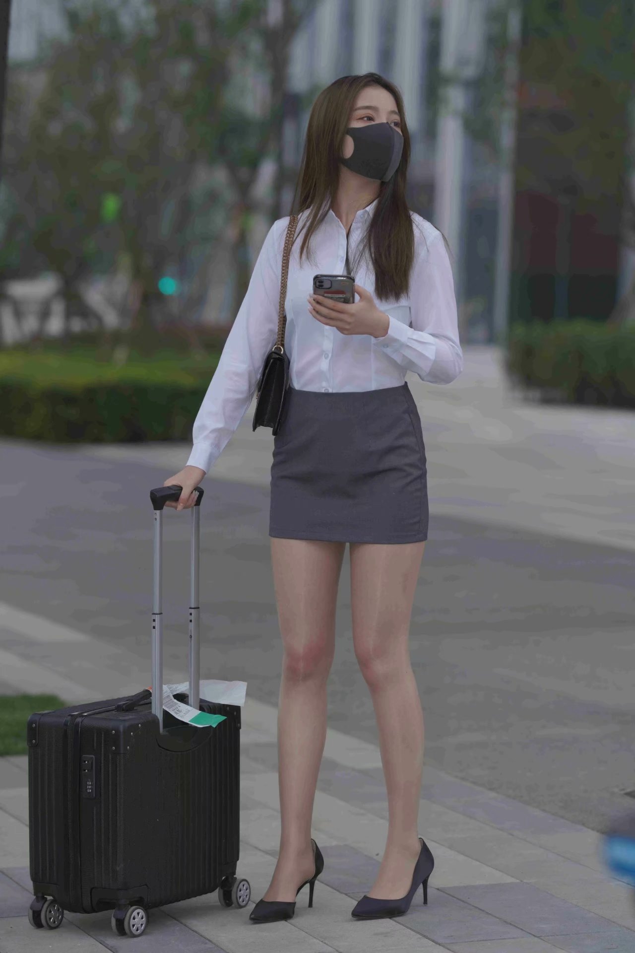 街拍|长发披肩白丝职业包臀美少女(图4)