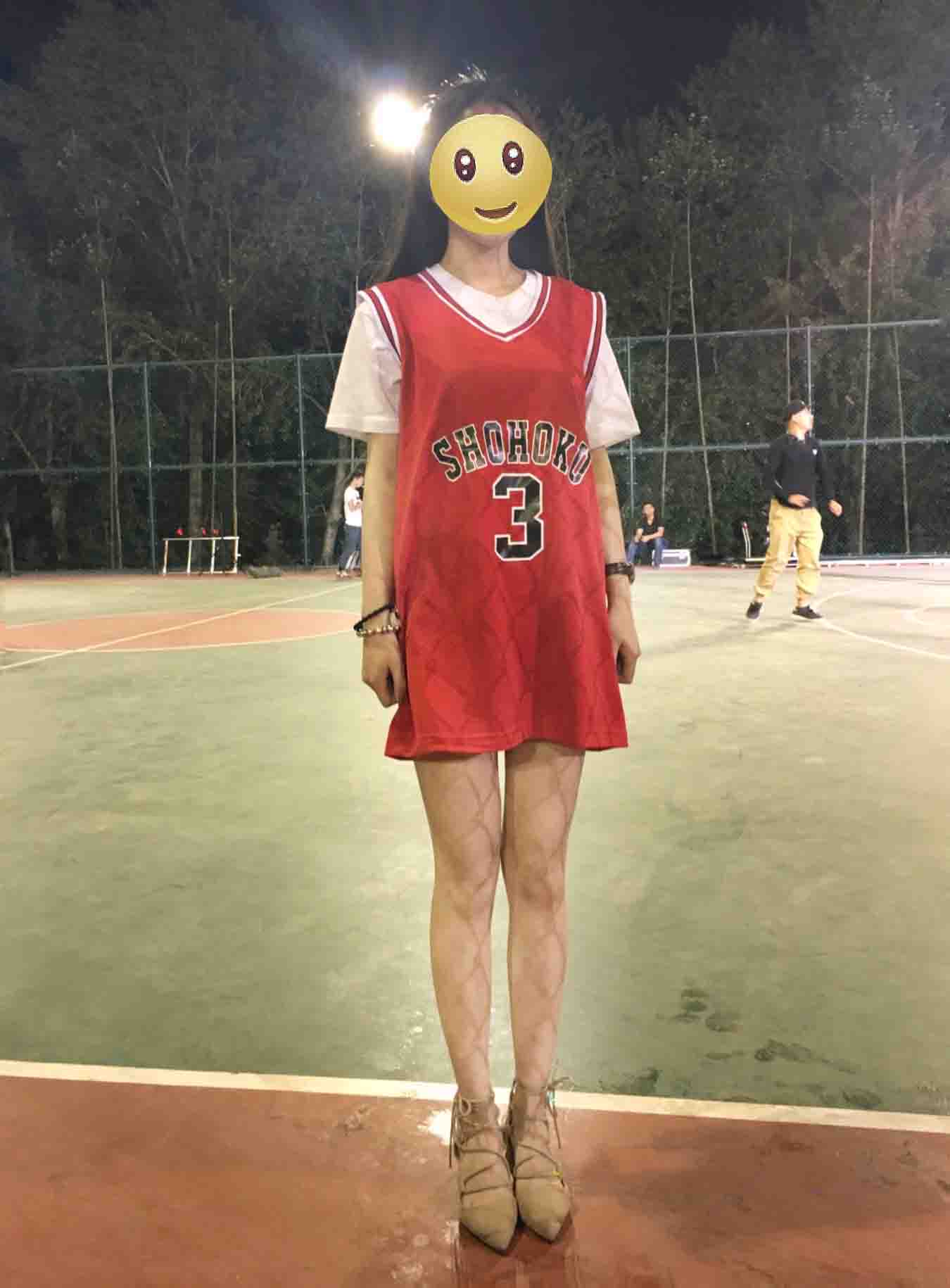 【大学生活好系列】西北某高校一个身材超级火辣的宝宝【1278P-1.38G】(图1)