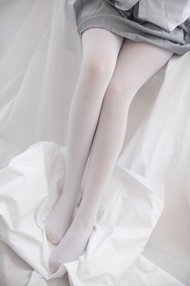 森萝财团R15-045【109P-545MB】(图2)
