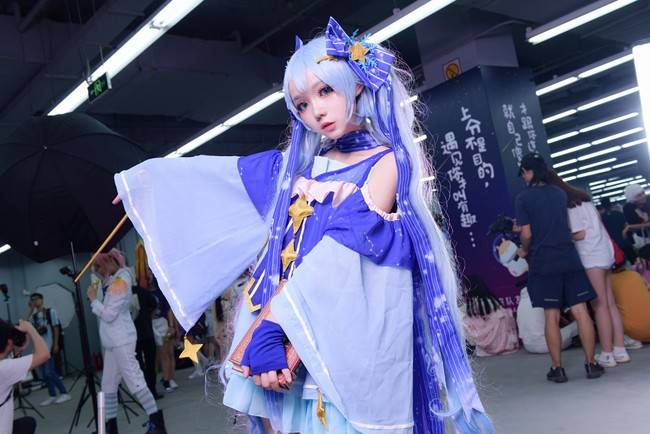星与雪的公主miku(图2)