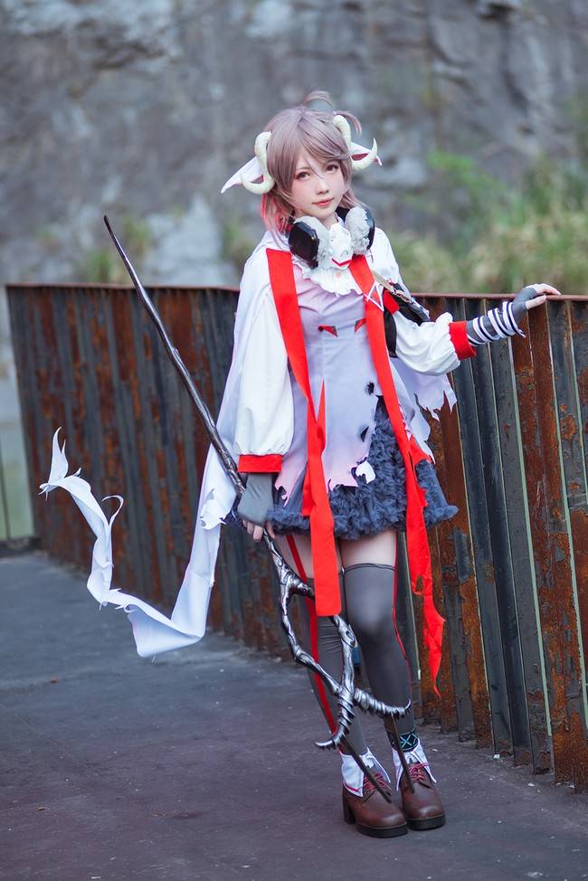 明日方舟 艾雅法拉cosplay Cn：妖少(图3)