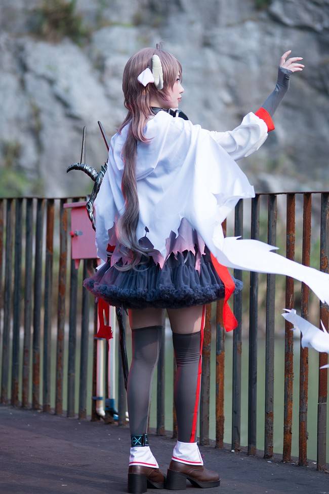 明日方舟 艾雅法拉cosplay Cn：妖少(图2)