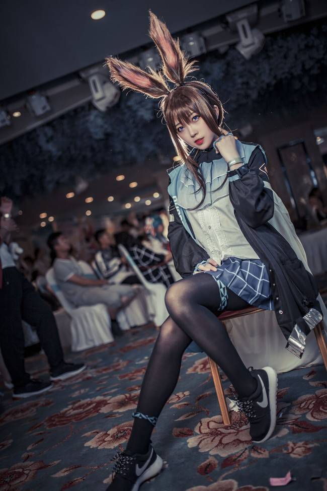 明日方舟 阿米娅cosplay Cn：是瓶子鸭(图1)