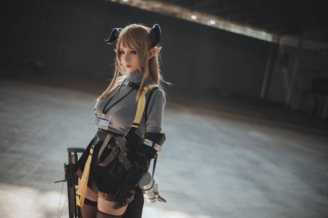 明日方舟 陨星cosplay Cnrioko凉凉子(图4)