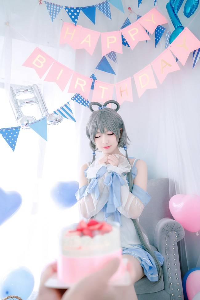 青涩洛天依(图2)