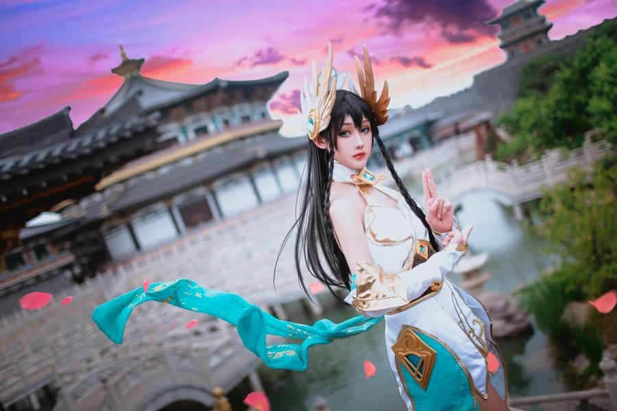 英雄联盟 艾瑞莉娅cosplay Cn：欣欣nb(图3)