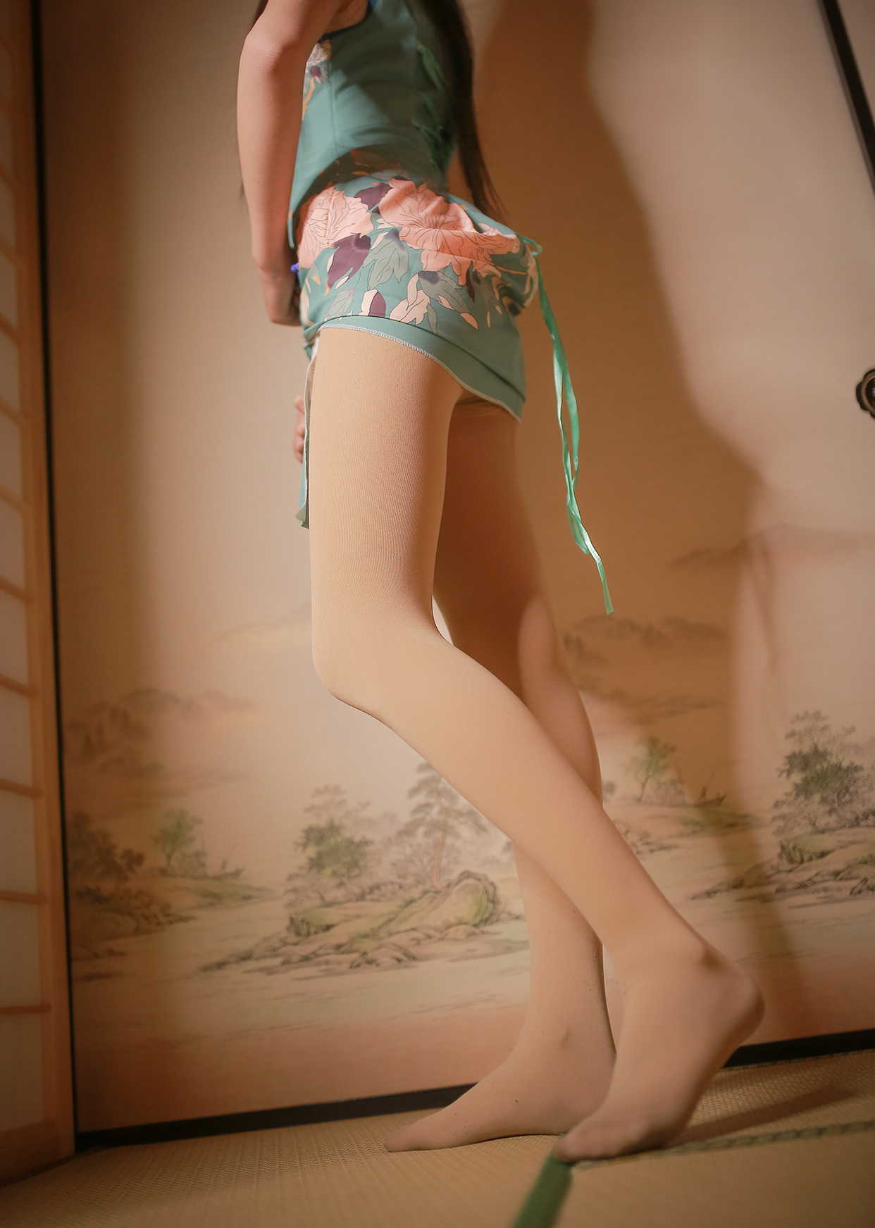 伞下的旗袍少女【80P】(图3)