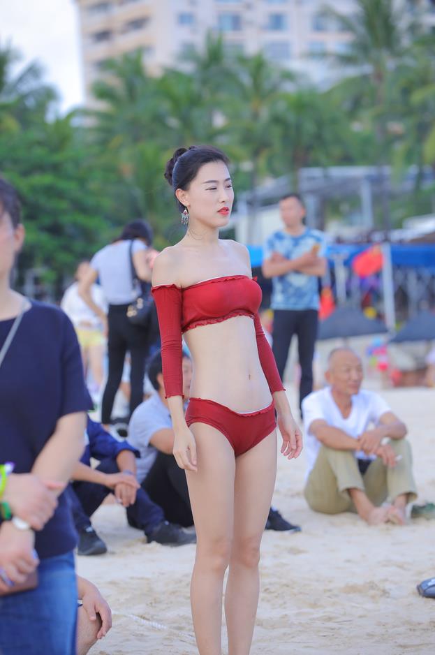 【街拍】红色三角泳衣【178P-1.2G】(图3)