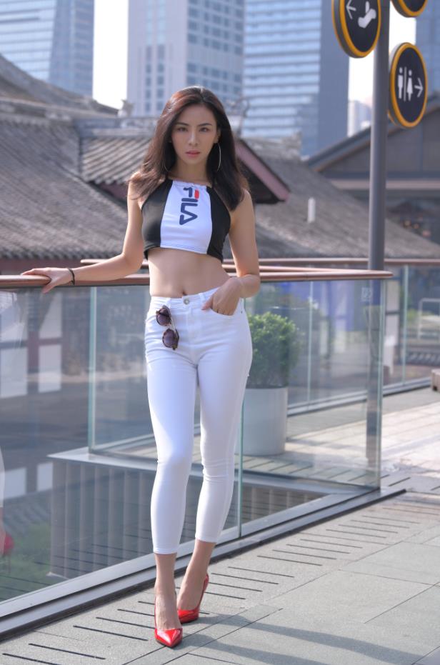 【街拍】紧身白裤【315P-6.82G】(图2)