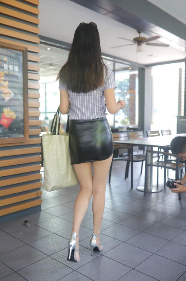 【街拍】性感包臀皮裙美女【262P-2.08G】(图2)