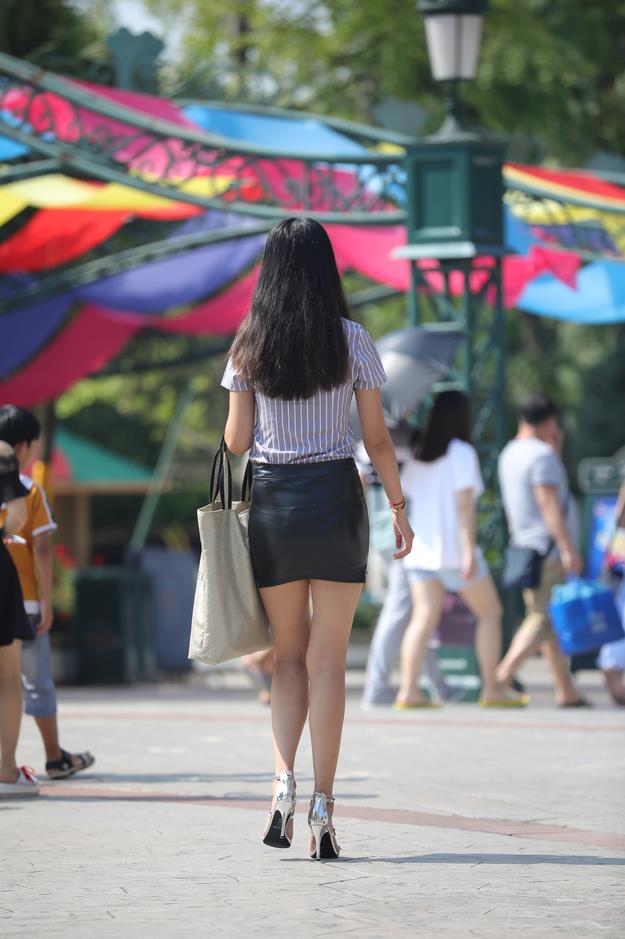 【街拍】性感包臀皮裙美女【262P-2.08G】(图8)