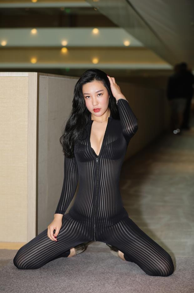 【街拍】透明黑丝短裙少妇【140P-1.71G】(图13)