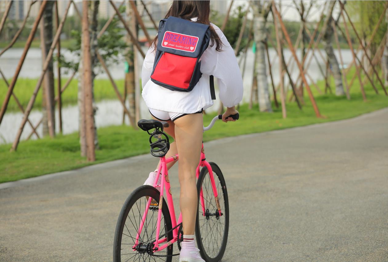 【街拍】俏丽自行车热裤美女【796P+1V-7.93G】(图18)