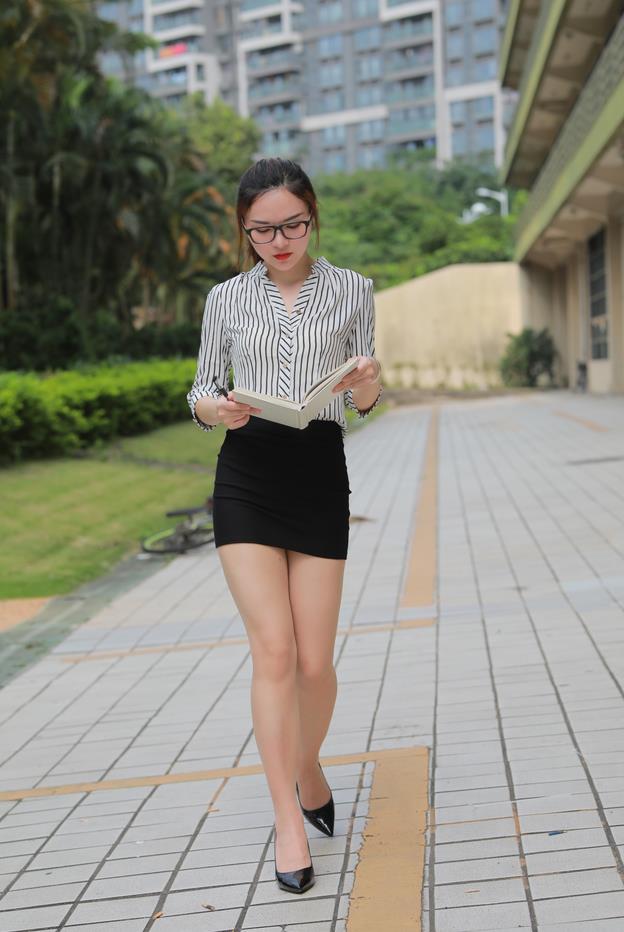 【街拍】黑色性感职业女老师包臀裙【578P-3.77G】(图6)
