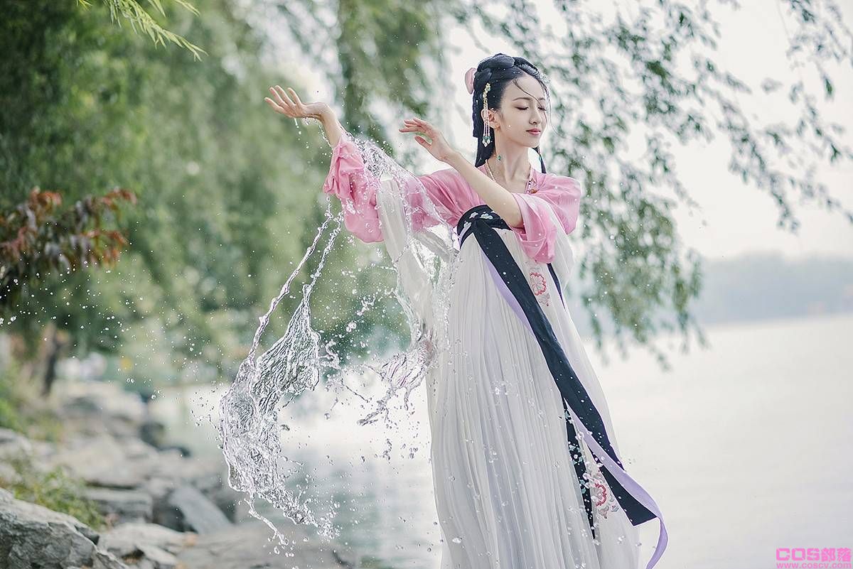 汉服写真 风莲入梦Cn：璐瑶想养白狗(图4)