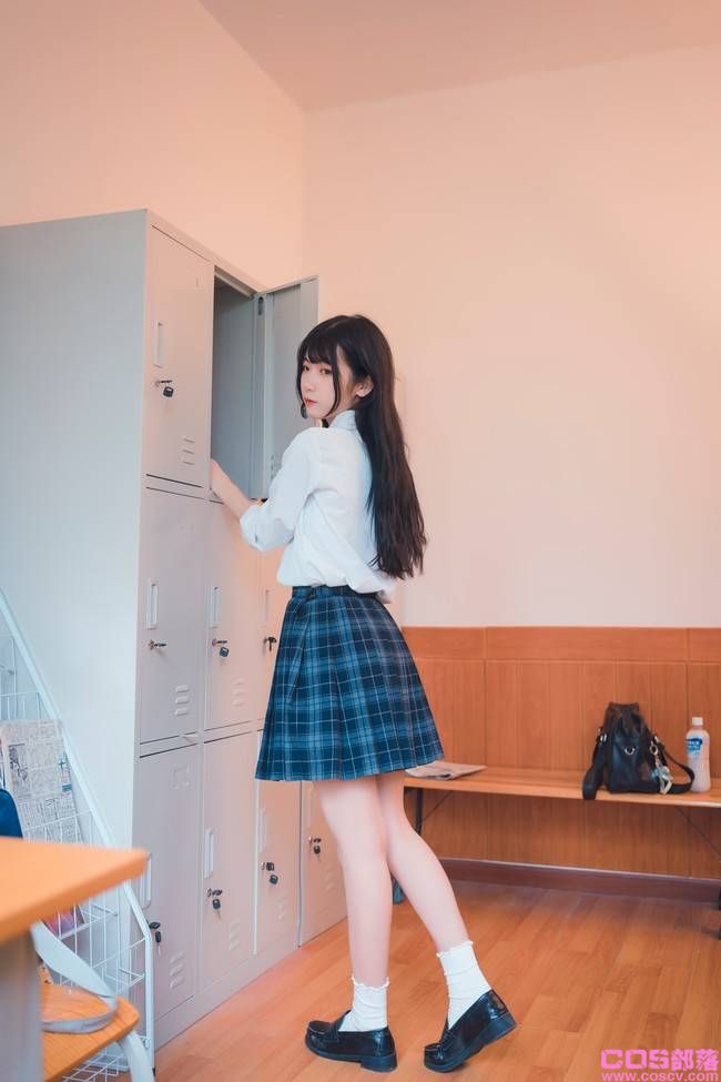 想看你穿JK制服的样子(图1)