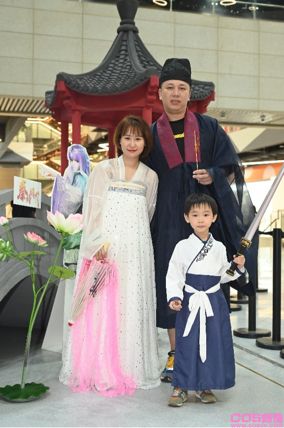首届主场ESP“中秋月光诞花灯会”完美落幕(图2)