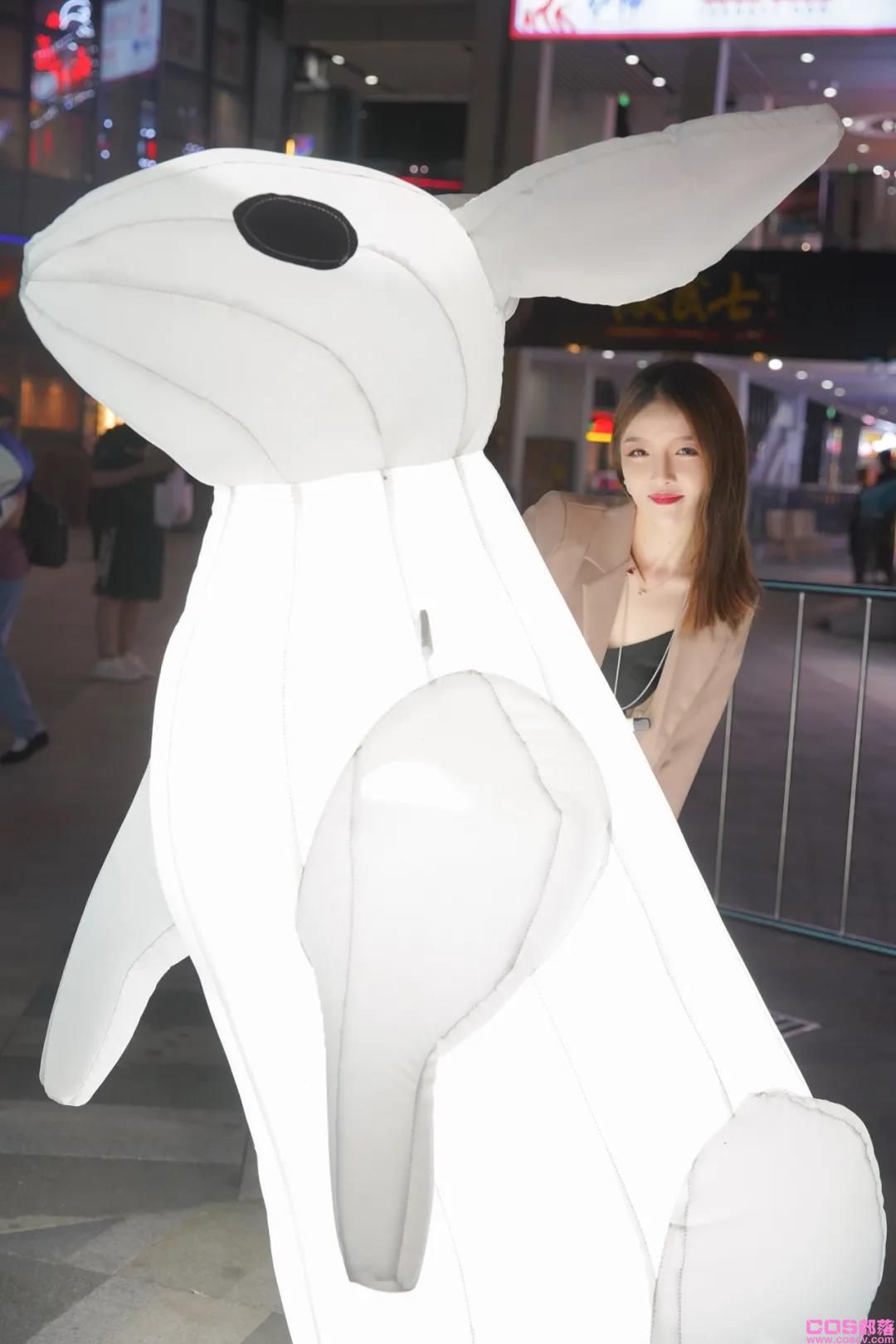 和月球一起拍照是什么体验？听说还能领对象？(图3)