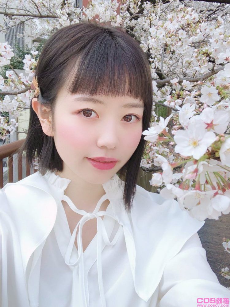 白皙童颜＋丰满上围！日本AV女优水卜樱誉为「千年一见神乳」其实是被AV耽误的厨师＆插画家(图2)