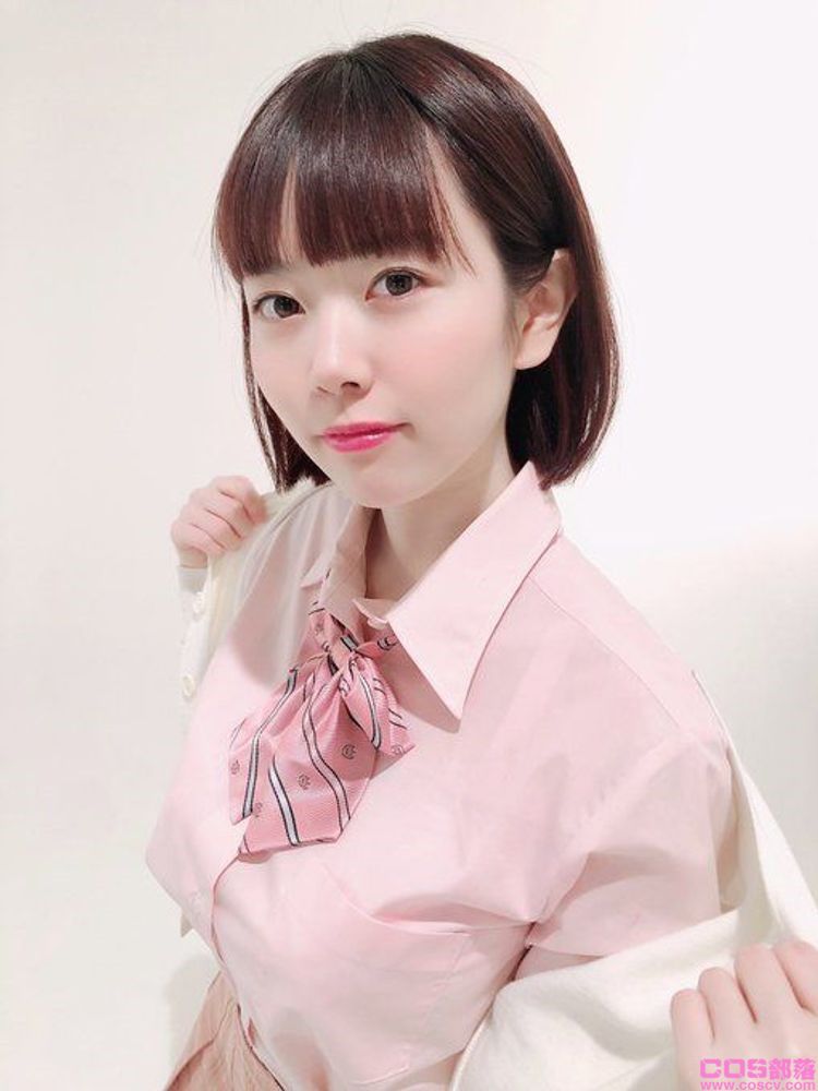 白皙童颜＋丰满上围！日本AV女优水卜樱誉为「千年一见神乳」其实是被AV耽误的厨师＆插画家(图12)