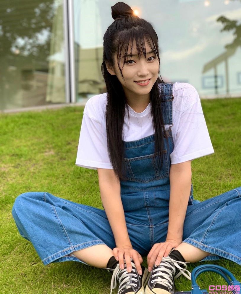 超甜「宝矿力水特正妹」制服照爆红，精致五官…网友：超有明星脸！(图4)