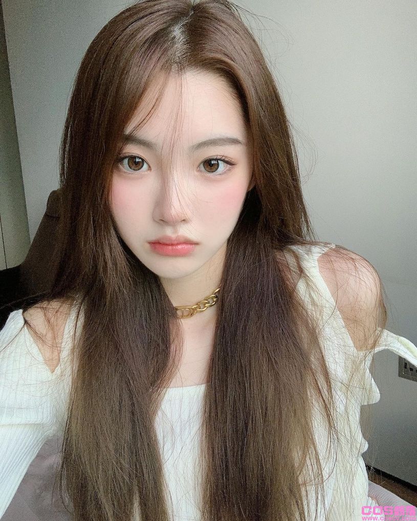 甜美正妹「1saye」高颜值的脸蛋让人着迷，搭船出游美照好吸睛！(图4)