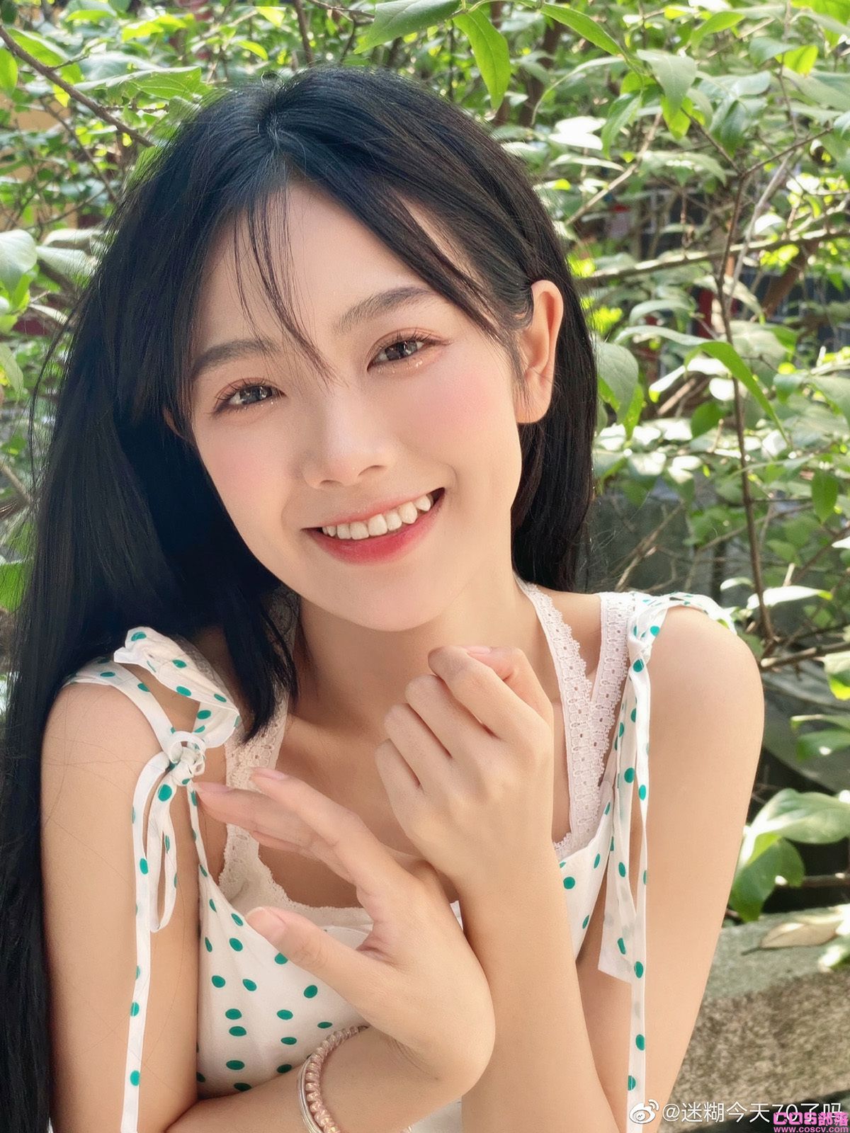 学妹感十足！微博清新美少女《迷糊今天70了吗》笑容里有超萌小虎牙！(图11)