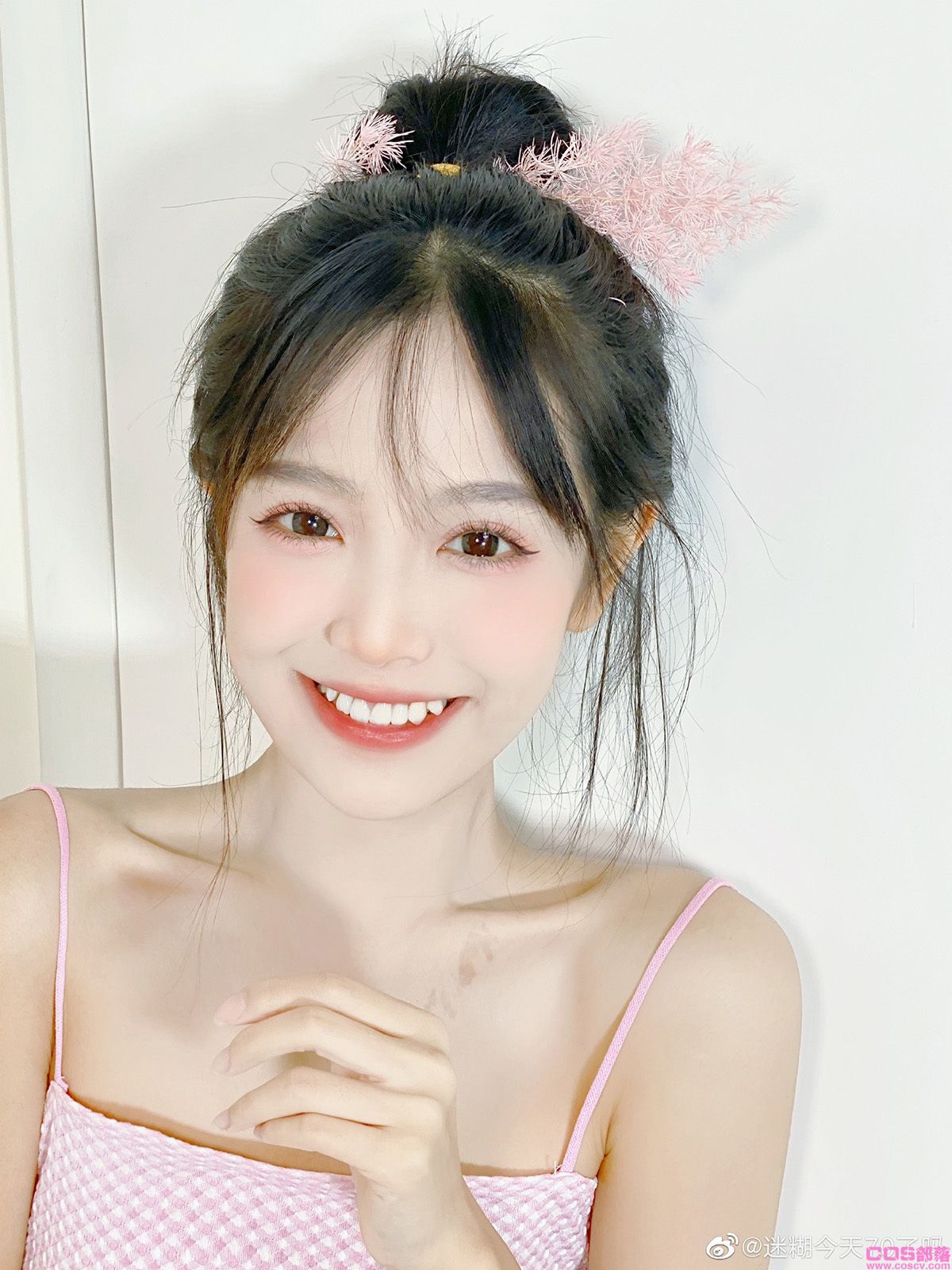 学妹感十足！微博清新美少女《迷糊今天70了吗》笑容里有超萌小虎牙！(图14)