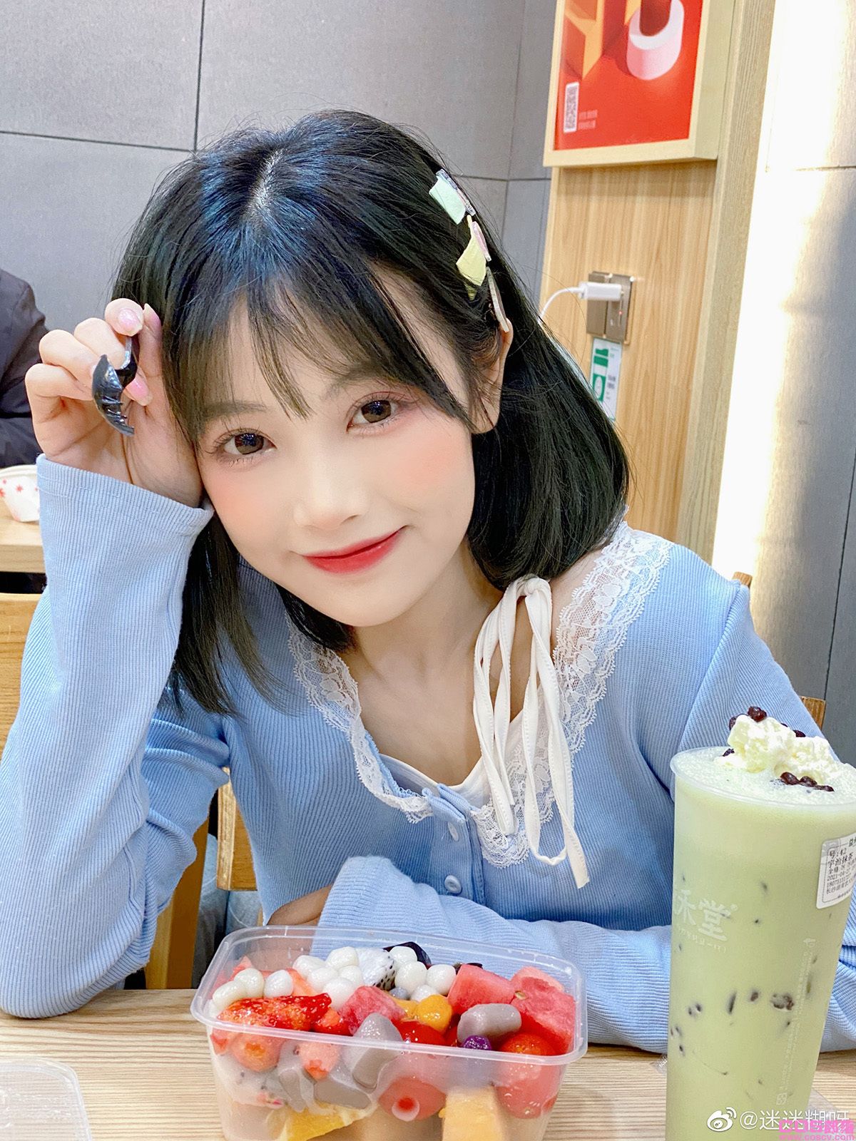 学妹感十足！微博清新美少女《迷糊今天70了吗》笑容里有超萌小虎牙！(图19)