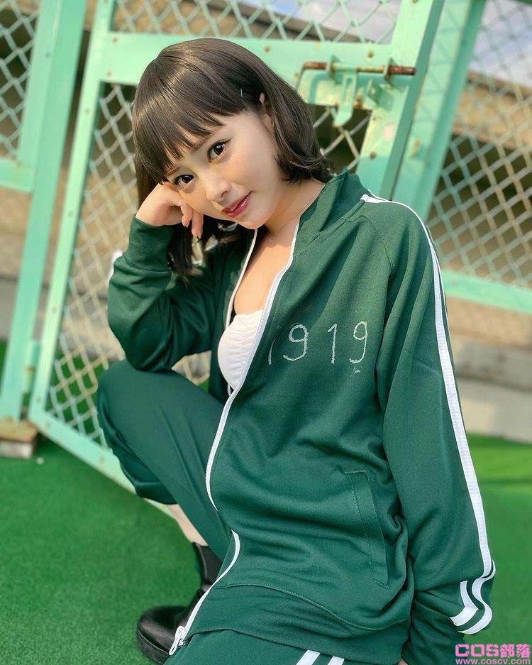 疑似辱韩？女优《小仓由菜》化身《鱿鱼游戏》玩家！上衣编号让韩国人气炸！(图2)