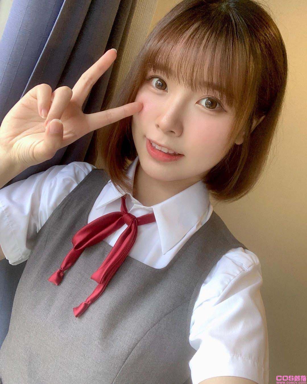 可爱即是正义！气质短发萌妹子「Liyuu」甜笑卖萌超无辜　让人好想抱紧处理(图8)