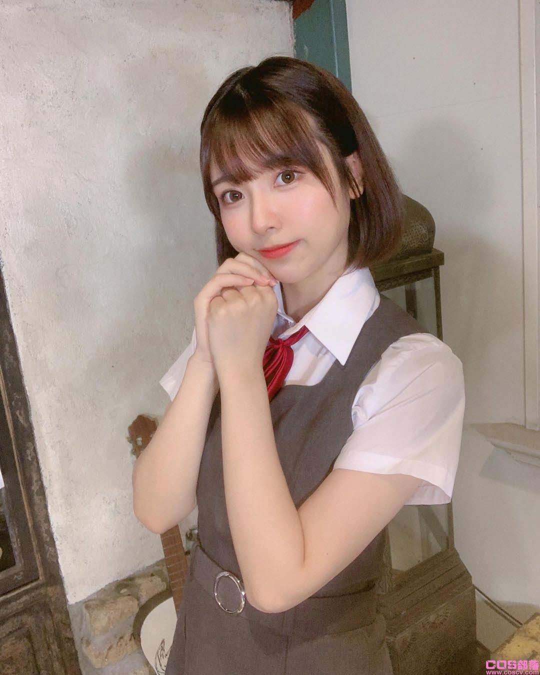 可爱即是正义！气质短发萌妹子「Liyuu」甜笑卖萌超无辜　让人好想抱紧处理(图4)