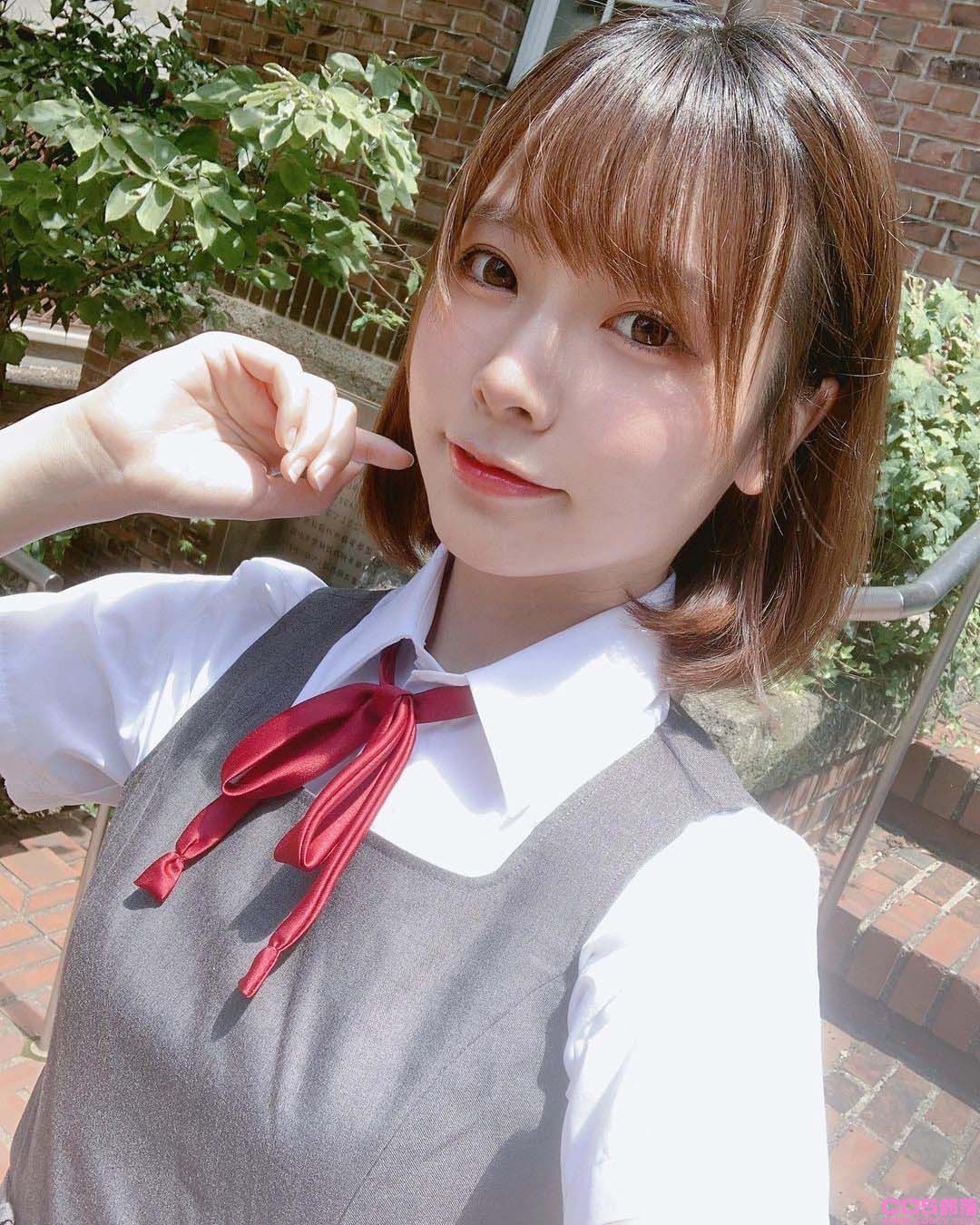 可爱即是正义！气质短发萌妹子「Liyuu」甜笑卖萌超无辜　让人好想抱紧处理(图6)