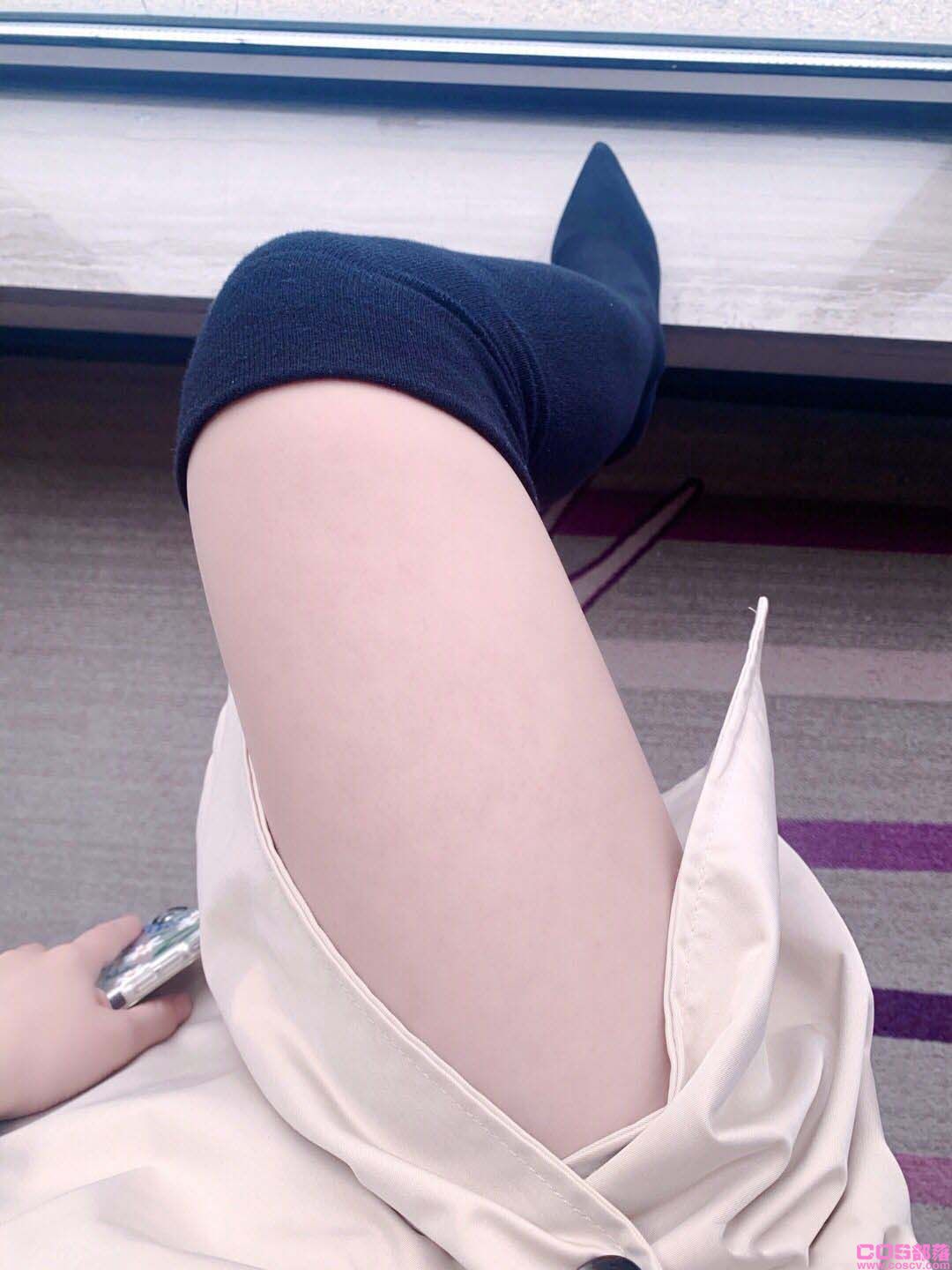春秋长筒靴黑色一字肩连衣裙(图3)