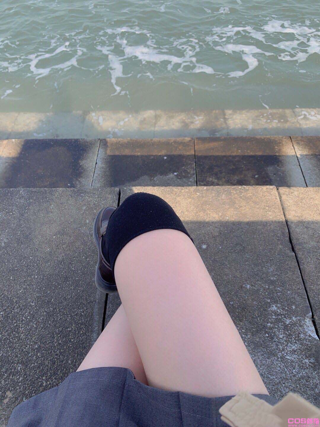 修身百褶裙(图1)