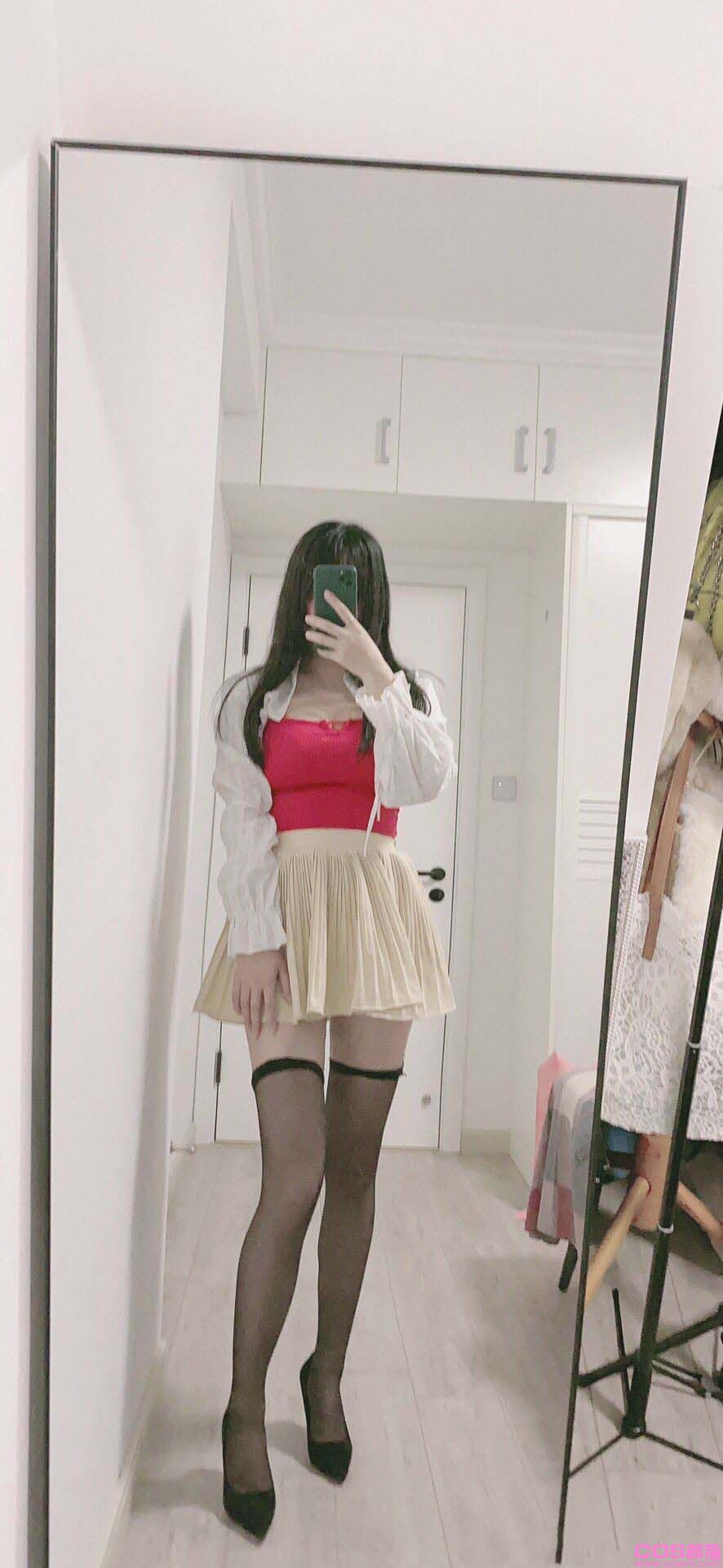 米色百褶裙(图1)