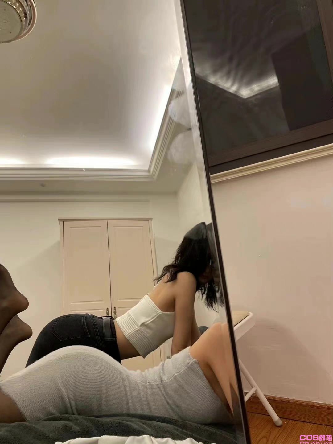 朋友圈爱自拍的旗袍小姐姐(图8)