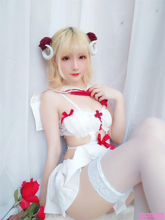 微博红人@星之迟迟 VOL.8 玫瑰月光包 【71P/63.1MB】(图1)