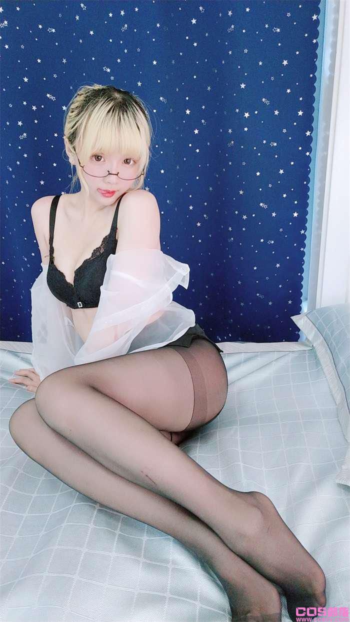 微博红人@星之迟迟 定制系列 6-20【75P/5V/916MB】(图2)