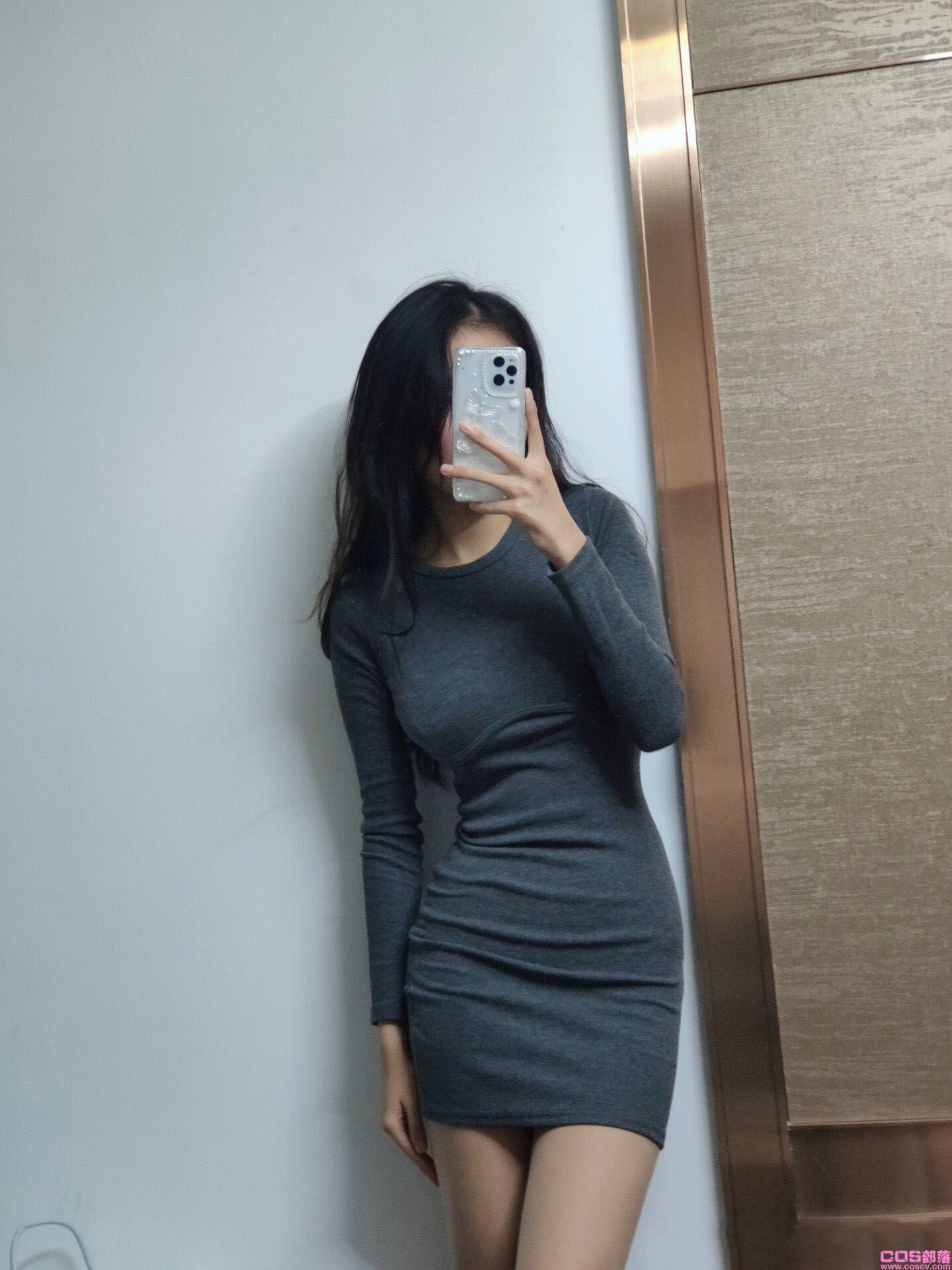 紧身灰色打底连衣裙女秋冬新款复古chic辣妹修身长袖包臀短裙(图3)