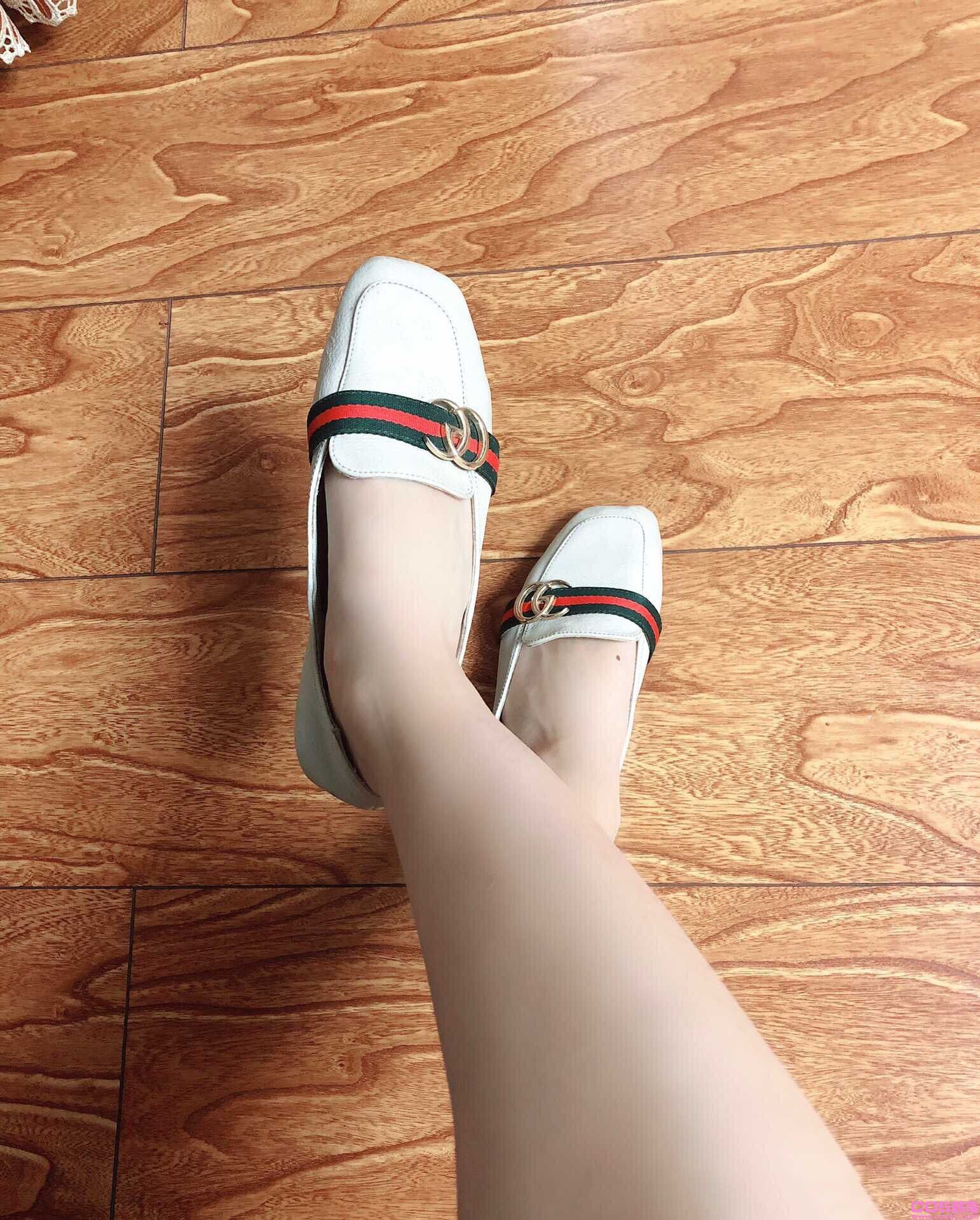 红白相间高跟鞋(图3)