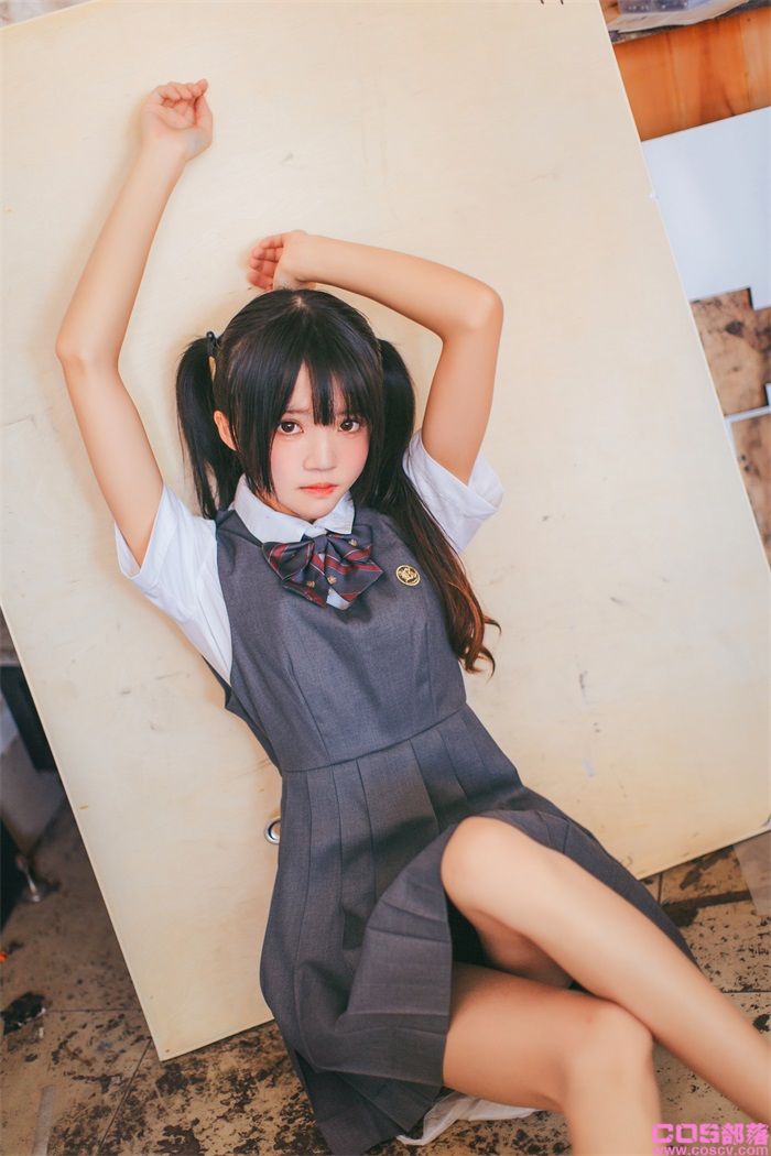 罗利风COS 桜桃喵 - 画室少女【17P/176MB】(图2)